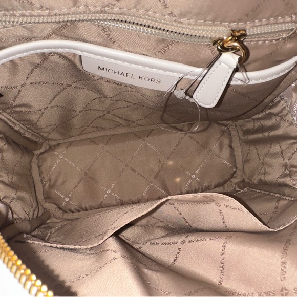 🛑SOLD🛑 Michael Kors Abbey Red/Pink Medium Quilted - Picture 9 of 9